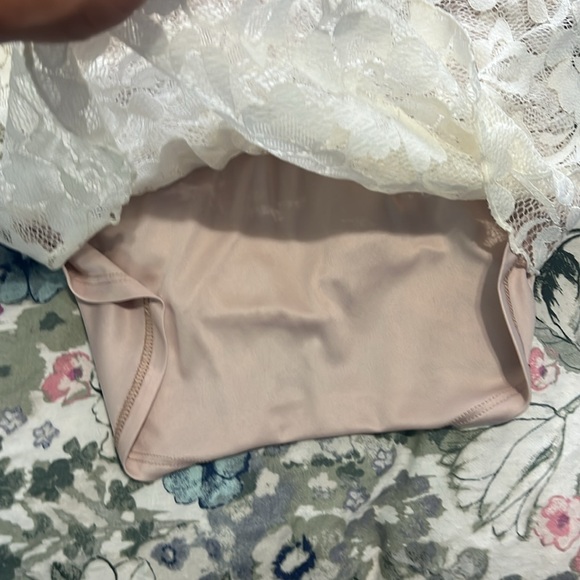 ⭐️ Express lace tank - Picture 5 of 6